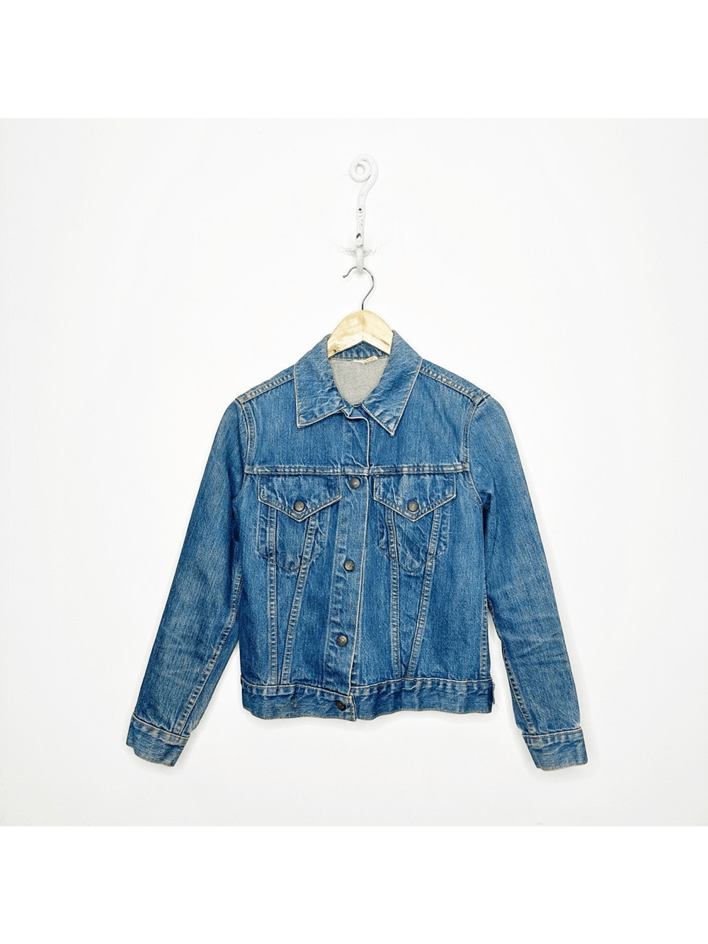 Vtg LEVI'S Denim Trucker JACKET Medium blue cotton womens small S